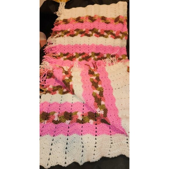 NEW Handmade Crochet Baby Blanket Legacy Pink White Camo - Picture 9 of 12